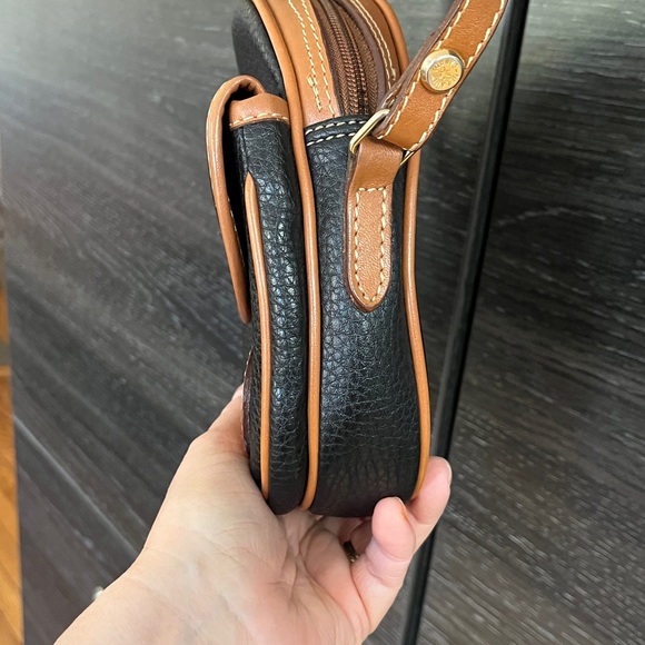 EUC  Delane Canada Pebbled Leather Black & Caramel Leather Crossbody Bag - Picture 6 of 13